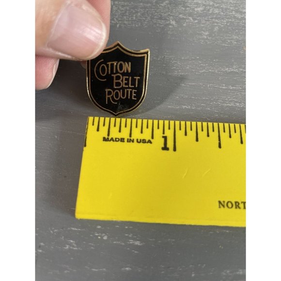 Cotton Belt Route Railroad Pin Collectible Train Pin - Picture 3 of 3